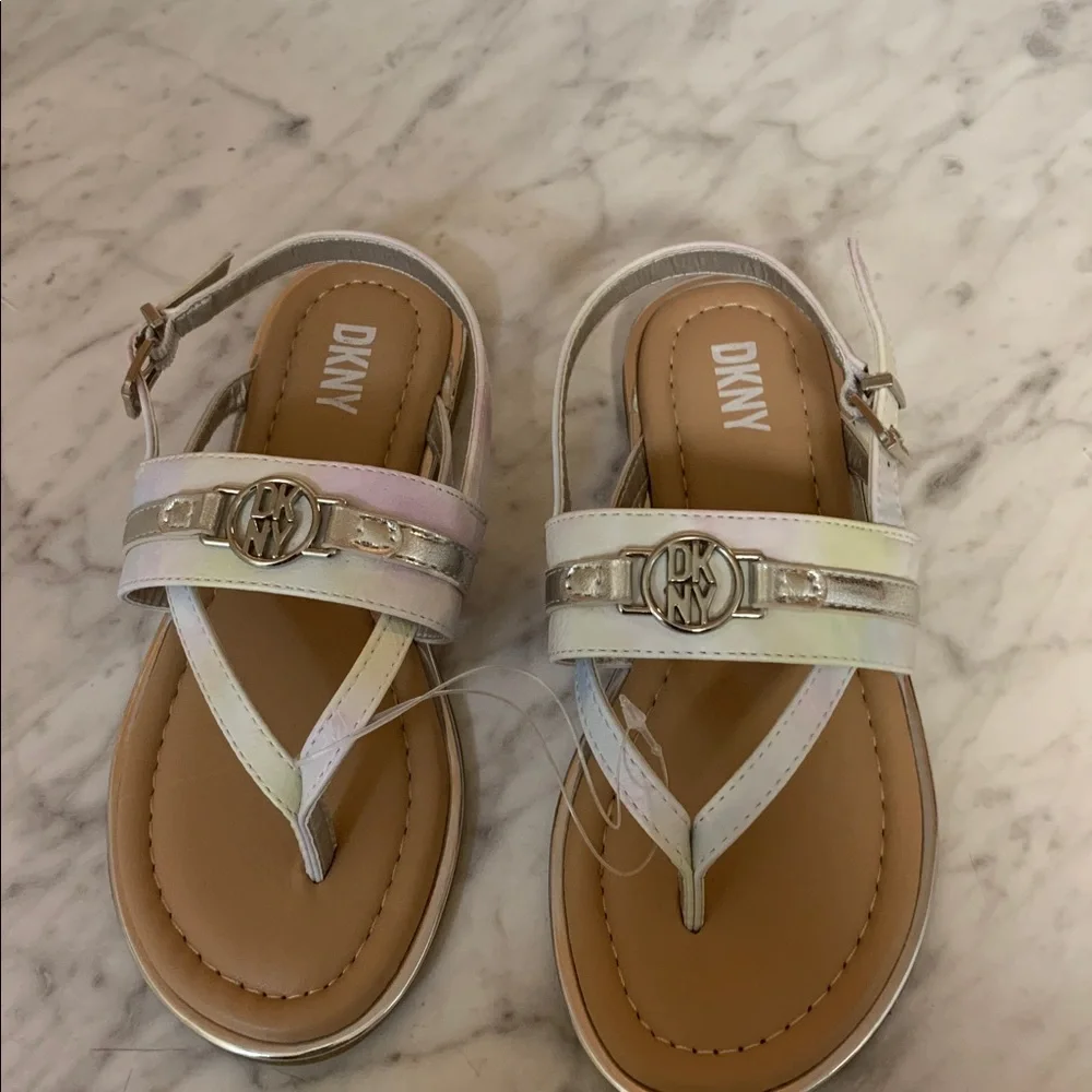 DKNY White Iridescent Girls' Sandals with Silver Medalion Logo Accent NEW Size 1